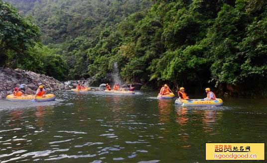 岑洞峡谷漂流景点照片