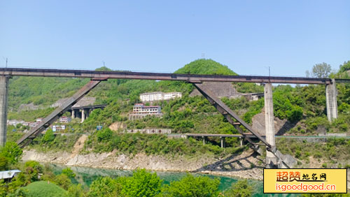 石庙沟汉江铁路大桥景点照片