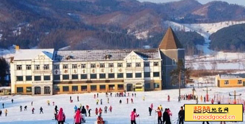 华天乌吉密滑雪场景点照片