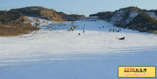 太原曦岭国际滑雪场景点照片