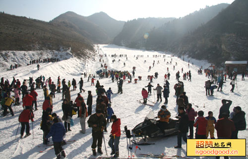 九顶塔滑雪场景点照片