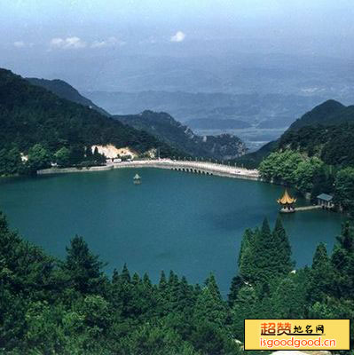 芦林湖景点照片